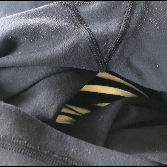 Lululemon Make A Move Navy Tights Side & Back Zip Pocket Size 6 - Picture 9 of 9